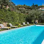 Baia Blu 12, Emma Villa