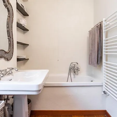 Baia Blu 12, Emma Βίλα Recco