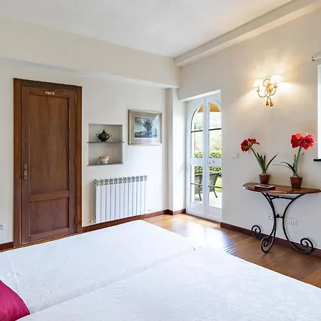 Βίλα Baia Blu 12, Emma