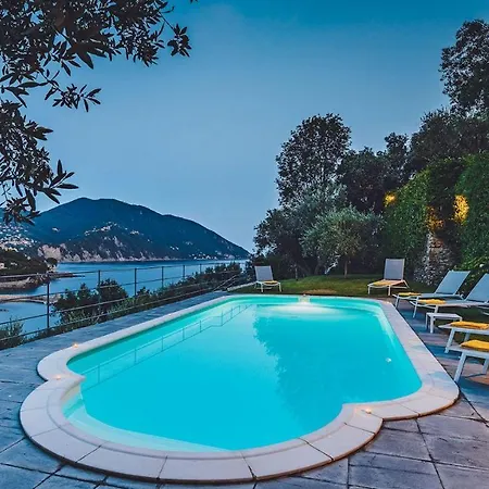 Baia Blu 12, Emma Villa *