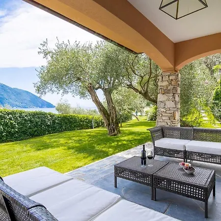 Baia Blu 12, Emma فيلة